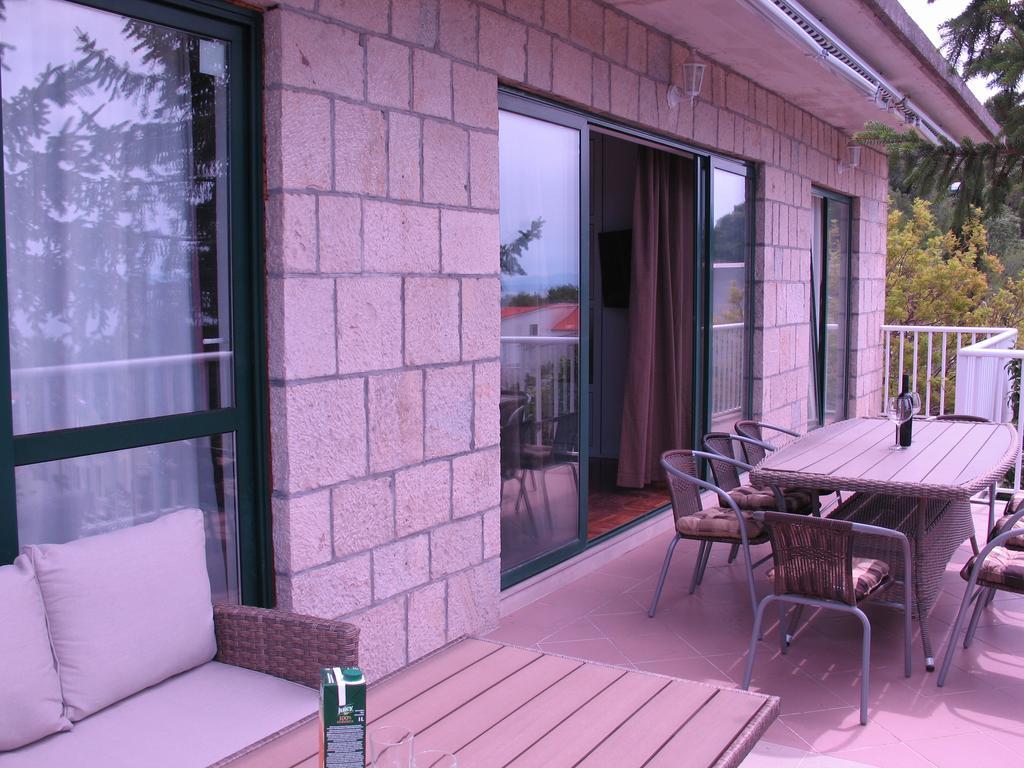 Apartments Lorenco Брела Екстериор снимка