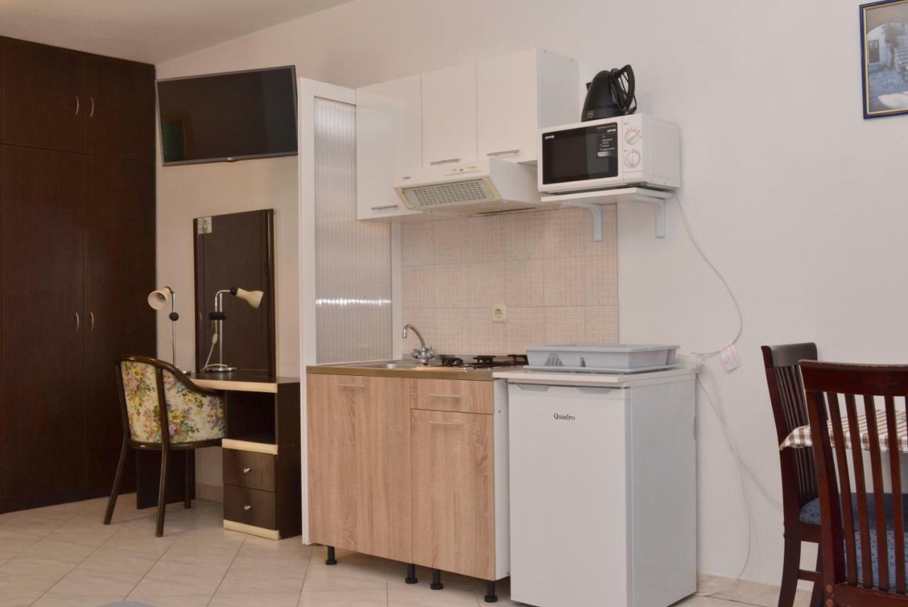 Apartments Lorenco Брела Екстериор снимка
