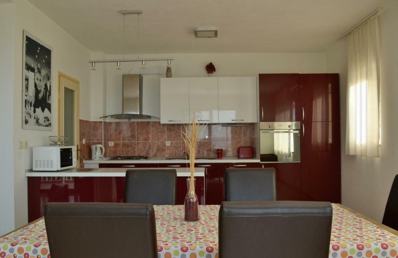 Apartments Lorenco Брела Екстериор снимка