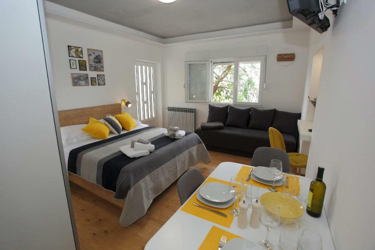 Apartments Lorenco Брела Екстериор снимка